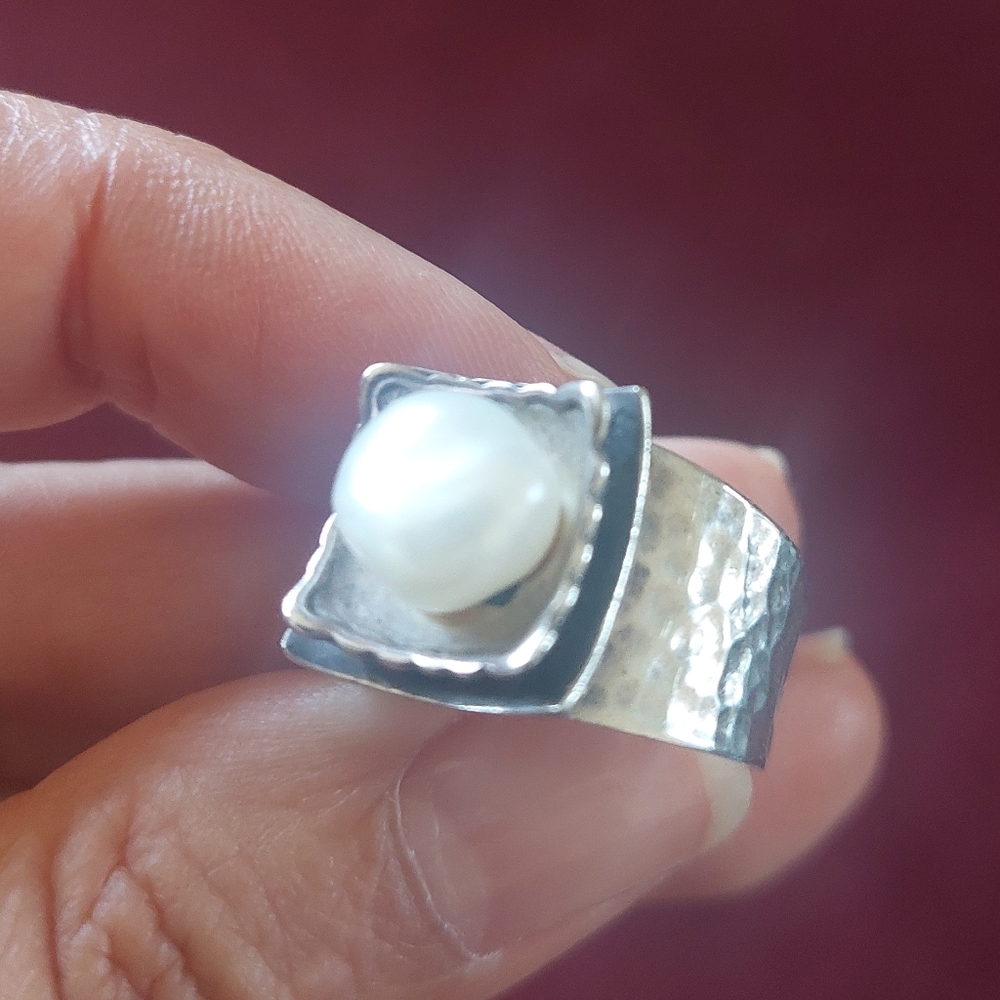 Silpada hammered freshwater pearl ring size 7